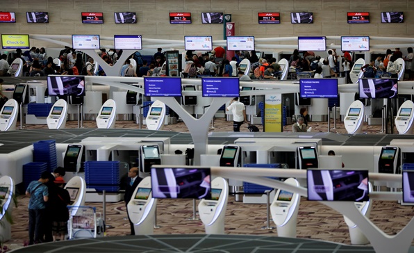 [이슈트렌드] 싱가포르 창이 공항, 안면 인식 기술 도입