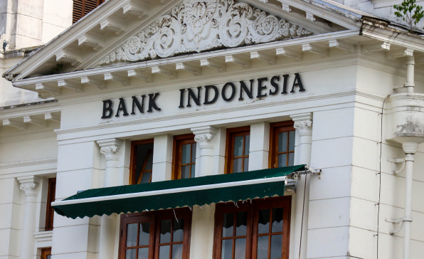 [이슈트렌드] 인도네시아 중앙은행, 루피아 화폐 가치 하락 속에서 금리 인상 단행