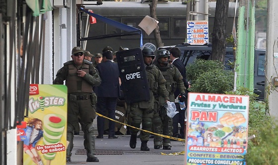 [포토] 퇴출된 칠레 경찰관의 칩거로 경찰 경계 태세
