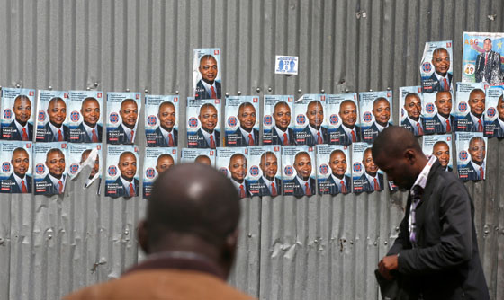 [포토] 콩고민주공화국 수도에 붙은 여당 대통령 후보의 포스터들