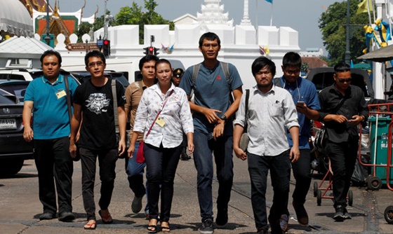 [포토] 태국, 소셜미디어에 군사정부 조롱한 8명 체포
