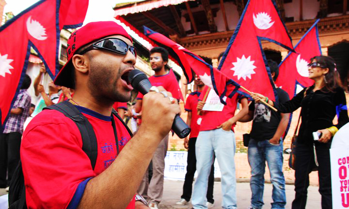 [사회] 네팔 신헌법에 대한 반대와 무력시위 