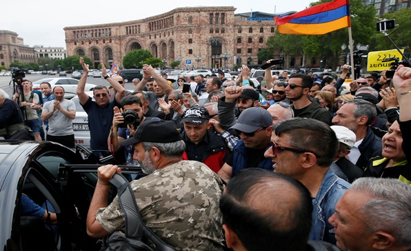 [이슈트렌드] 샤르키샨 아르메니아 총리, 취임 6일 만에 사퇴