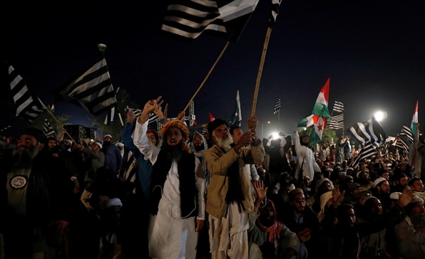 [이슈트렌드] 파키스탄, 임란 칸 총리 퇴진 요구 시위 발생