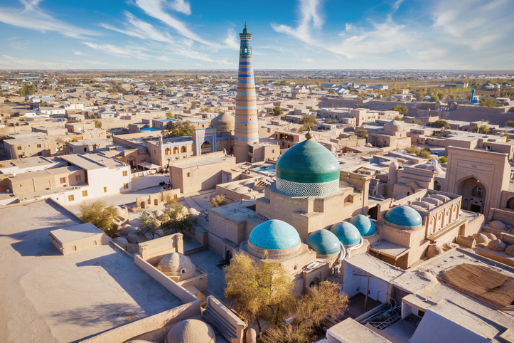 [이슈트렌드] 우즈베키스탄, 아랍에미리트와 경제 협력과 문호 개방 합의