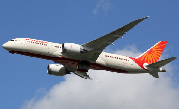 [이슈트렌드] 코로나19로 인도 항공산업 큰 타격... 각 항공사 비상경영체제 돌입