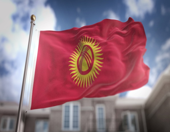 [이슈트렌드] 키르기스스탄, 대통령 권한대행 사임 속에 권위주의 개헌안 논란