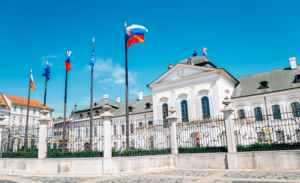 [이슈트렌드] 슬로바키아, 연립 정부 분열로 국정 운영에 차질