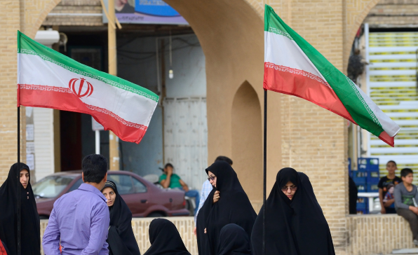 [이슈트렌드] 이란, 경제난으로 정부 비판 고조되는 가운데 히잡 규제 강화