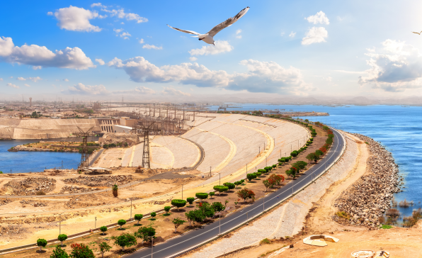 [이슈트렌드] 이집트, 전력난 지속되는 가운데 새로운 에너지 전환 계획 발표