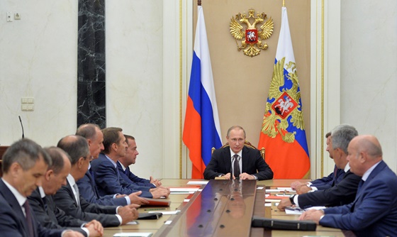 [포토] 러시아 대통령, 크림 반도 군사 충돌 이후 안보회의 소집