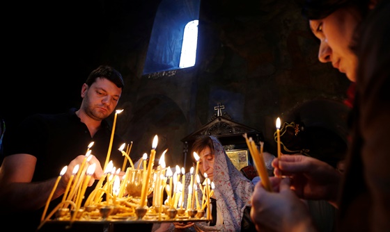[포토뉴스] 조지아인들, 성녀 마리아의 날 기념 위해 교회 찾아