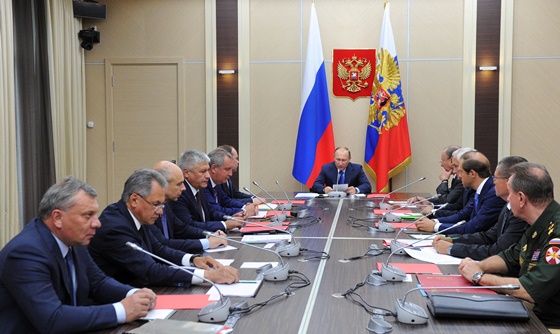 [포토] 러시아 대통령, 2018~2025 국방 프로그램 회의 주재