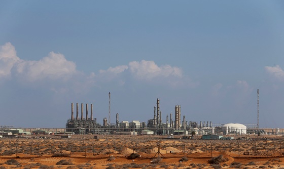 [포토] 리비아 통합정부, 다른 정부에 석유수출항 빼앗겨 