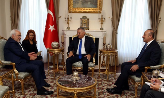[포토] 터키 총리, 이란 외무장관과 회담 가져