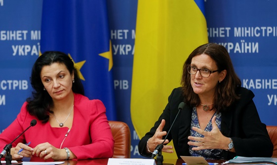 [포토] EU 무역위원, 우크라이나 면세 수출 확대 제안