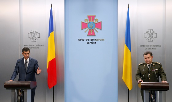 [포토] 우크라이나와 루마니아 국방부 장관, 키예프에서 회담