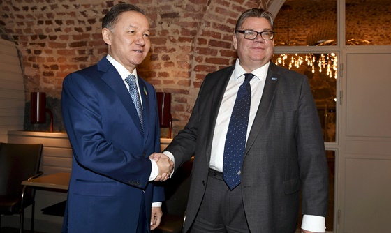 [포토] 카자흐스탄 하원 대변인, 핀란드 외무부 장관과 회담