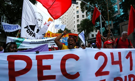 [포토] 브라질, PEC 241 헌법 개정 요구하는 시위 발생