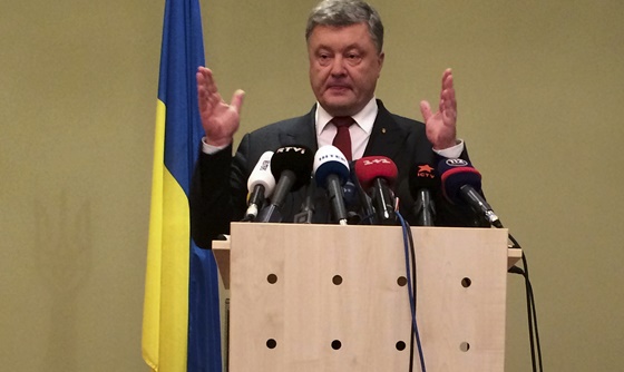 [포토] 우크라이나 대통령 베를린에서 우크라이나 동부 지역의 평화 협정 이행 지연에 대해 언급