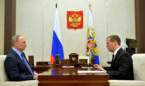 [포토] 러시아 대통령, 총리와 모스크바 외각에서 회담