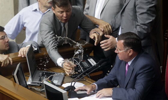 [포토] 우크라이나, 의회에서 주먹다툼 일어나
