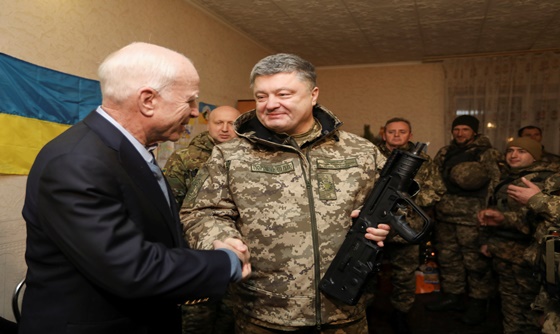 [포토] 맥케인 미국 상원의원, “우크라이나, 푸틴에게 강경대응” 당부