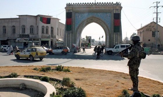 [포토] 테러 발생 이후 경계가 삼엄한 아프가니스탄 칸다하르 정부 건물