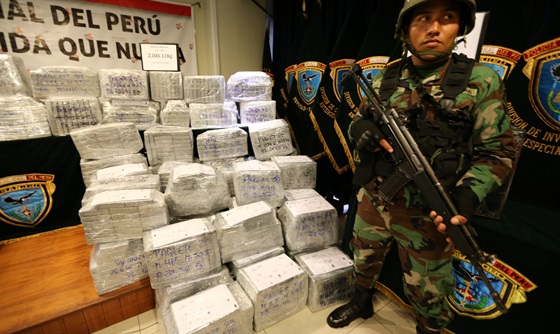 [포토] 페루 경찰이 압수한 2톤가량의 코카인 상자들