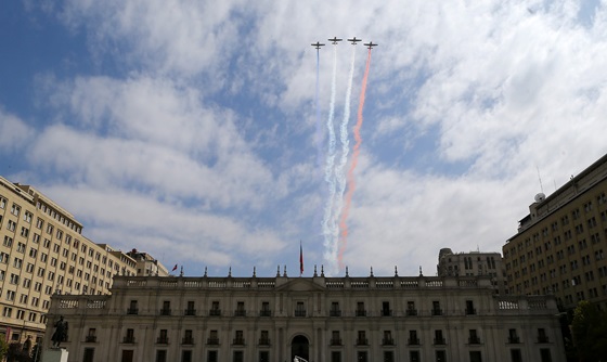 [포토] 칠레 공군 87주년 행사가 펼쳐지는 산티아고 정부 청사  